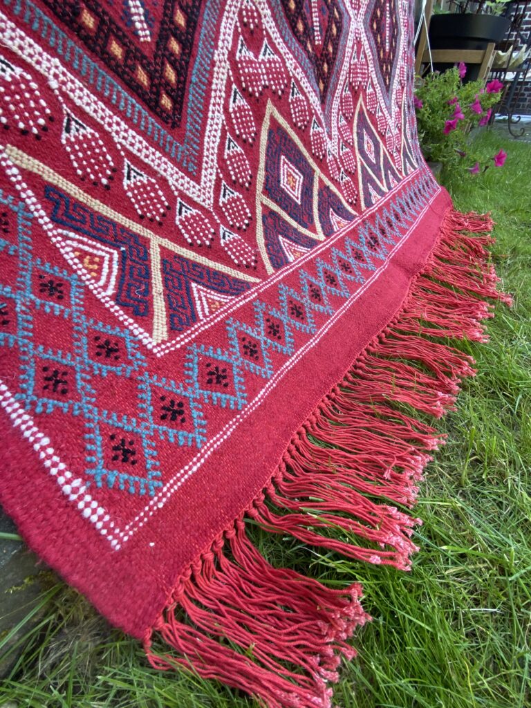 Margoum tapijt rood detail